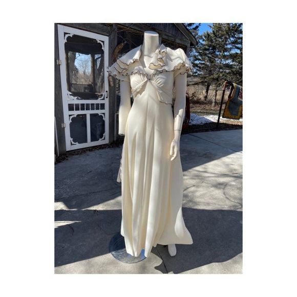 70s Ivory Maxi Dress Brown Ruffle Trim V Neck Flutter Cap Sleeve Oversize Collar - Picture 1 of 14